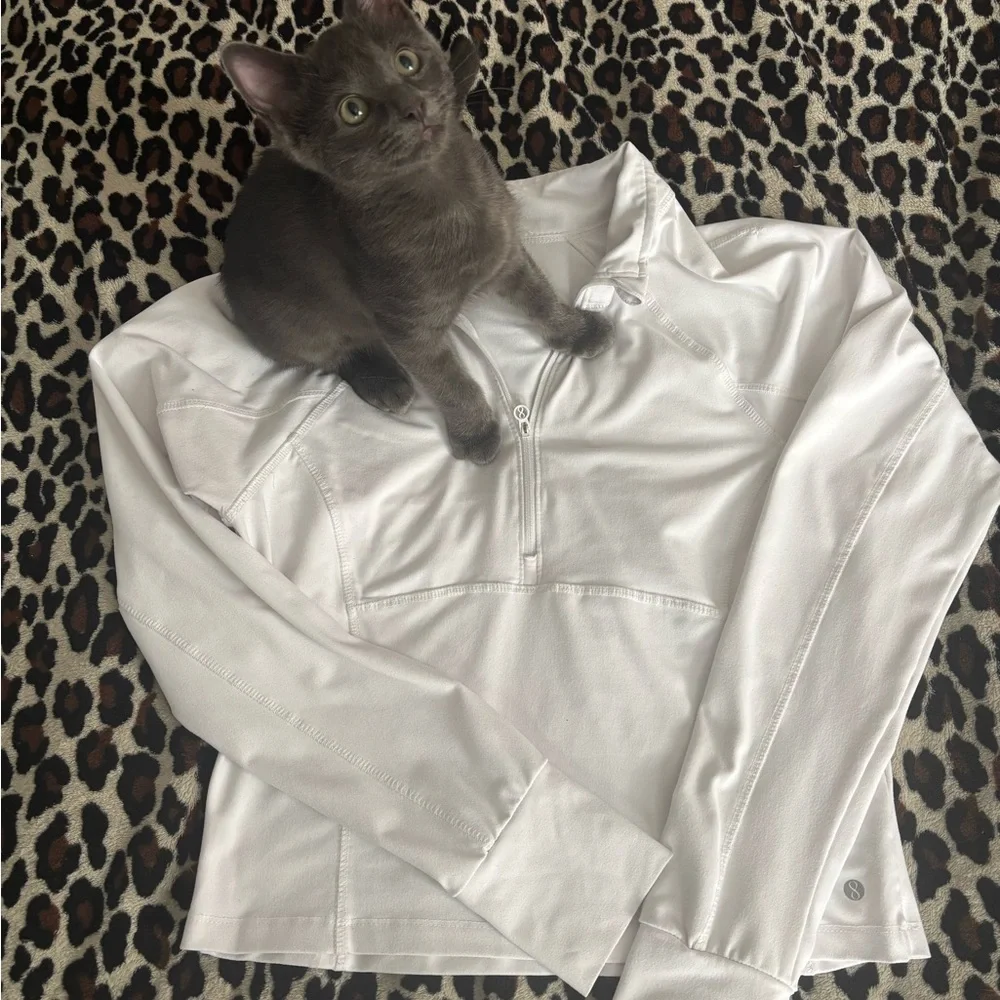 White Long-Sleeve tight exercise shirt